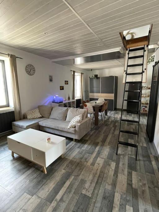 Bourg Apartment *